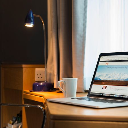 Holiday Inn Express Stirling By Ihg Bagian luar foto