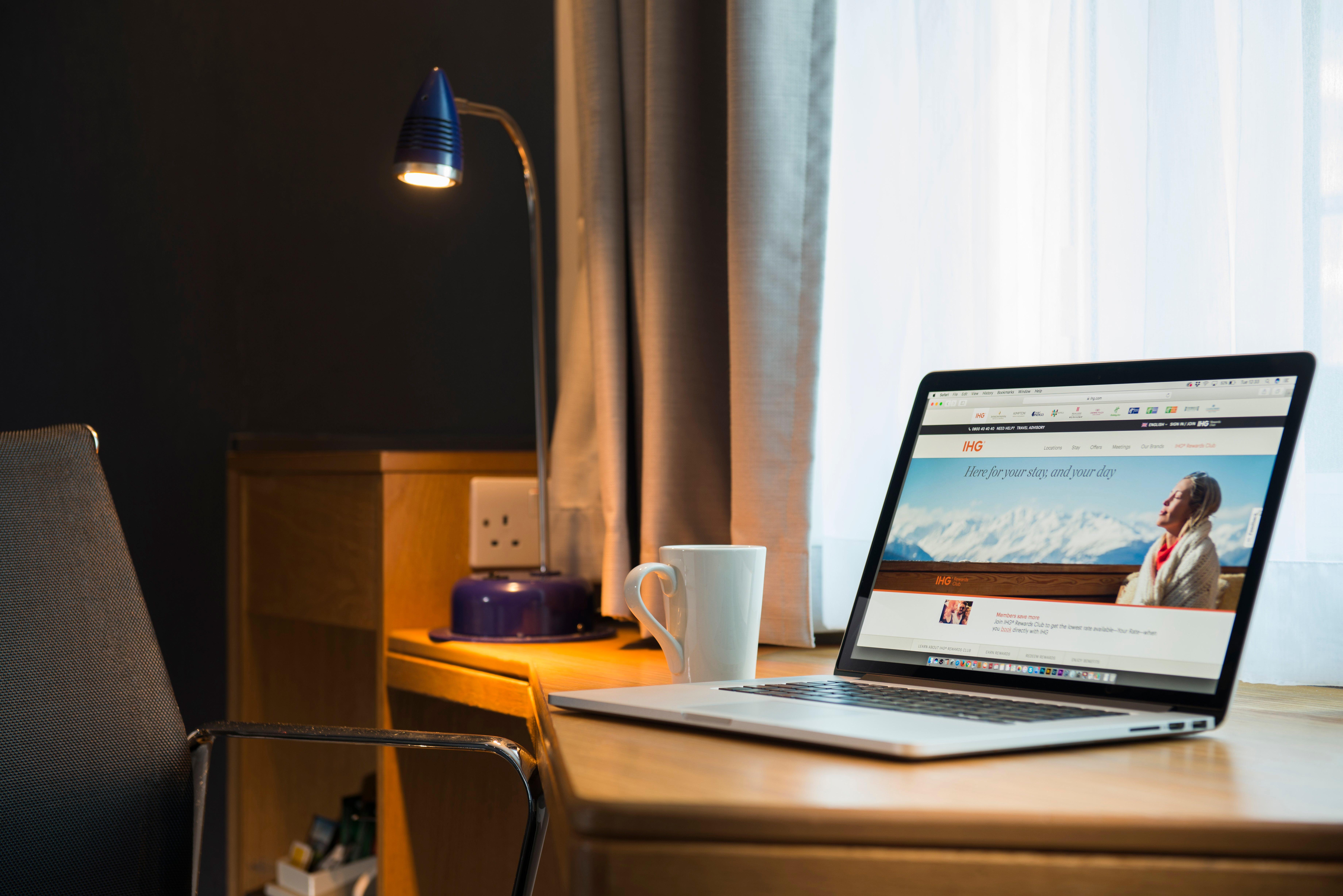 Holiday Inn Express Stirling By Ihg Bagian luar foto