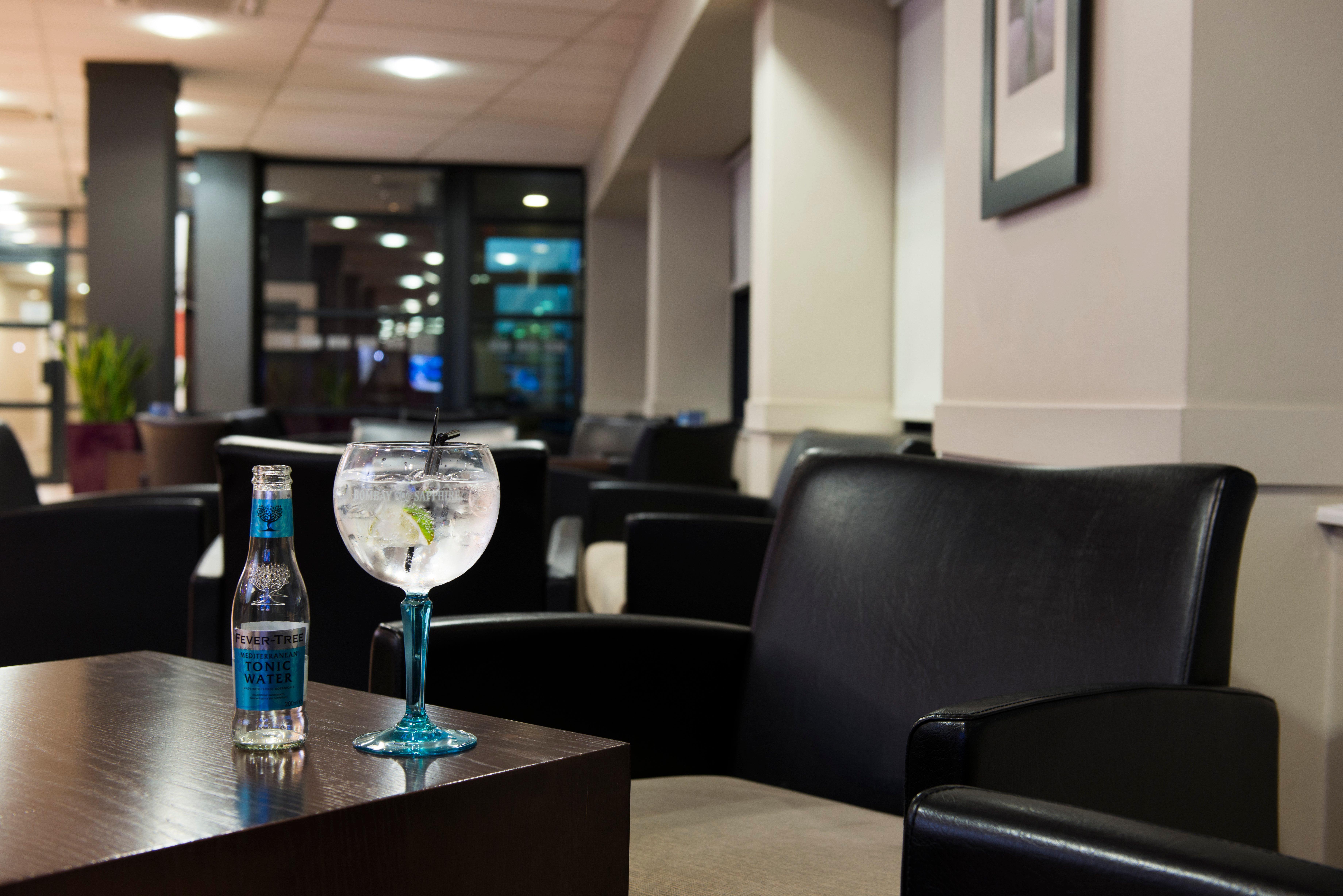 Holiday Inn Express Stirling By Ihg Bagian luar foto