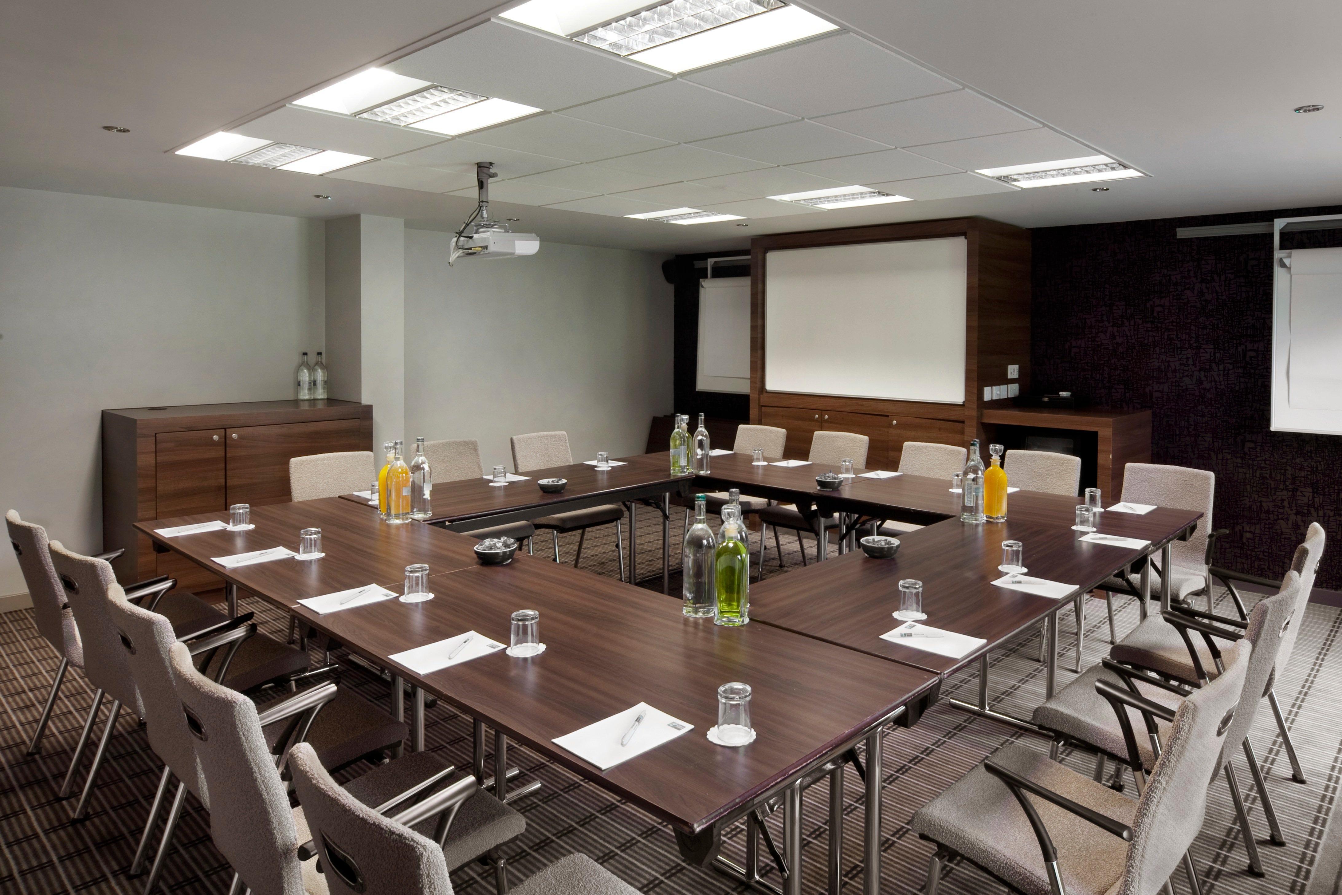 Holiday Inn Express Stirling By Ihg Bagian luar foto