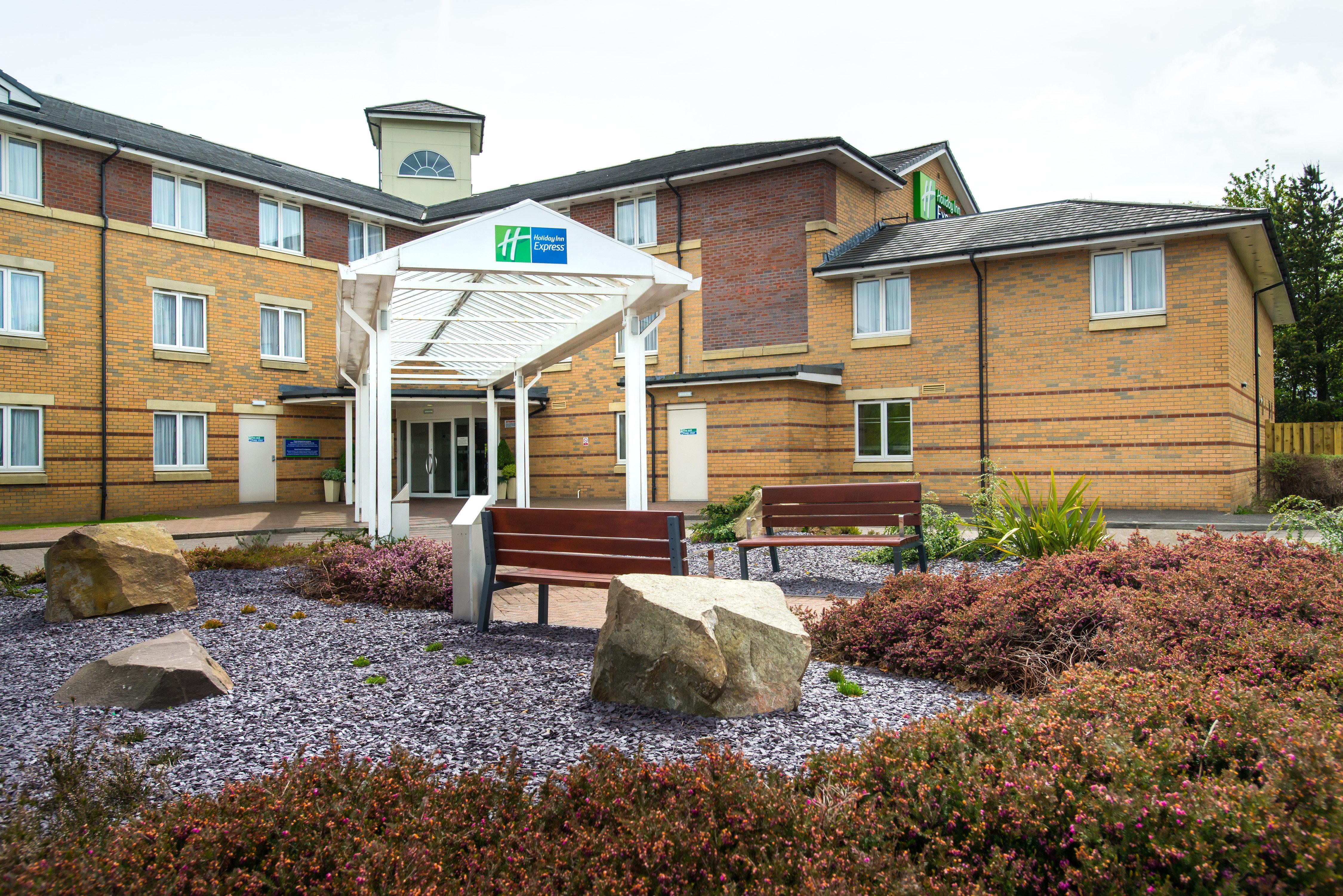 Holiday Inn Express Stirling By Ihg Bagian luar foto