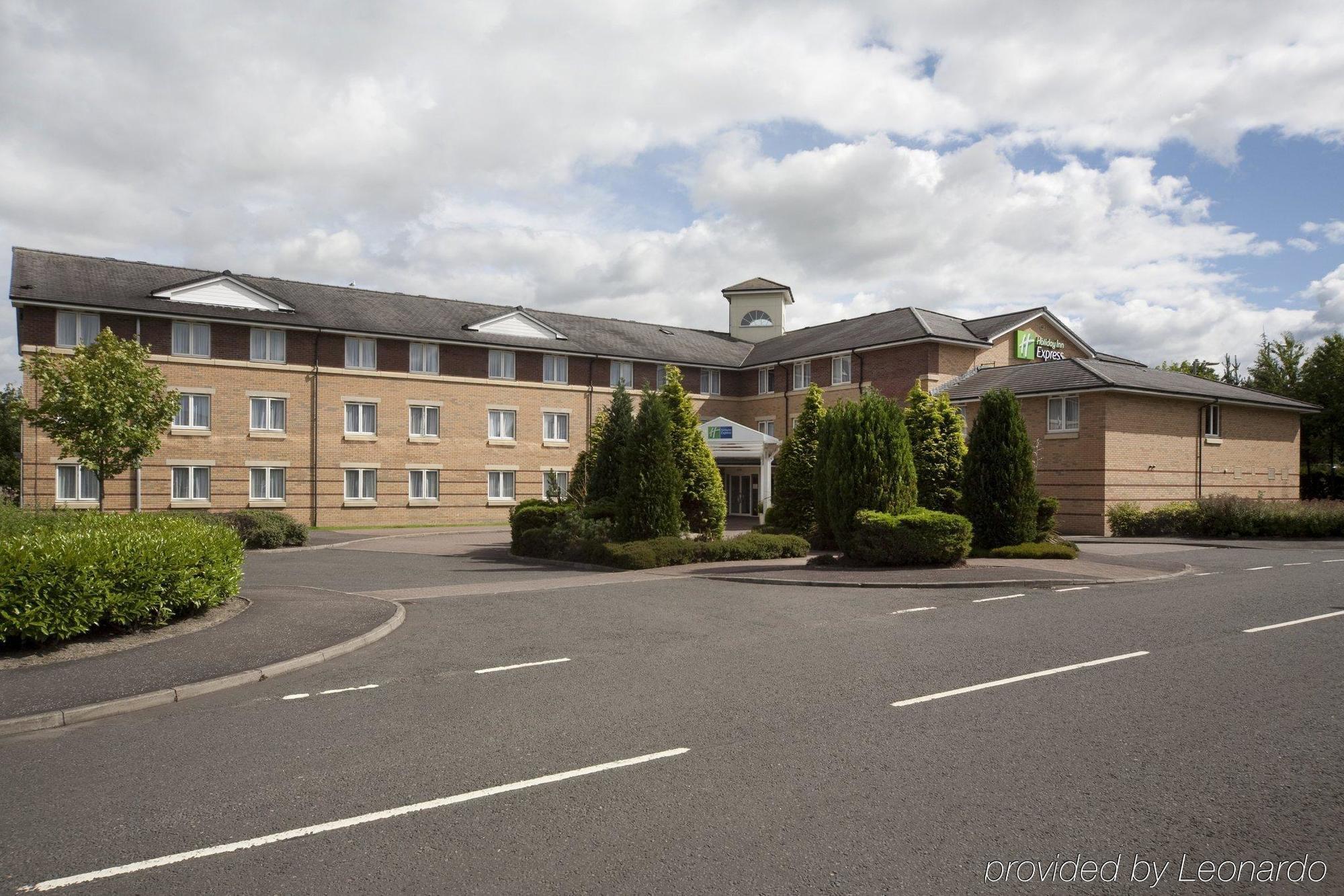 Holiday Inn Express Stirling By Ihg Bagian luar foto