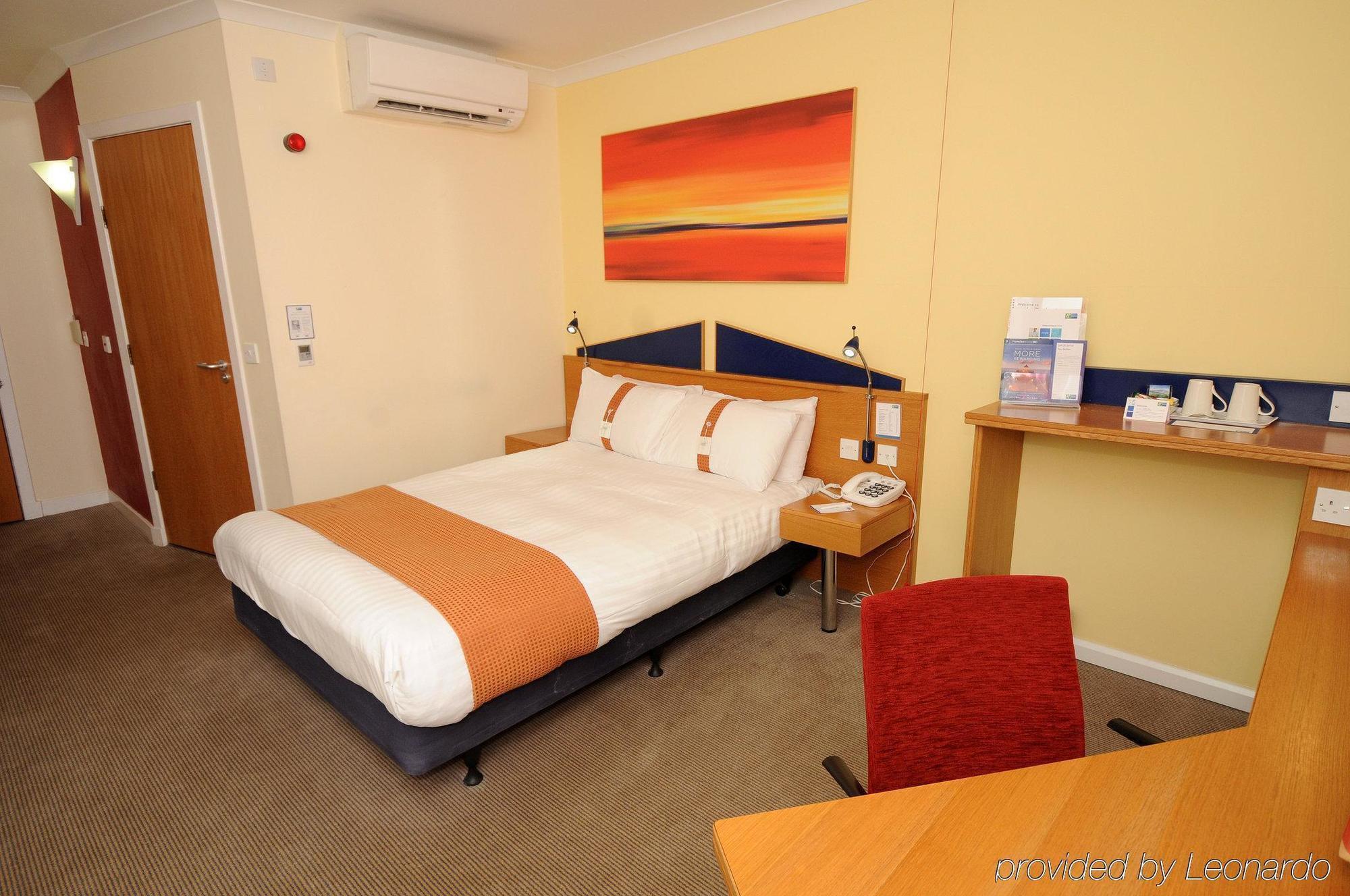Holiday Inn Express Stirling By Ihg Bagian luar foto