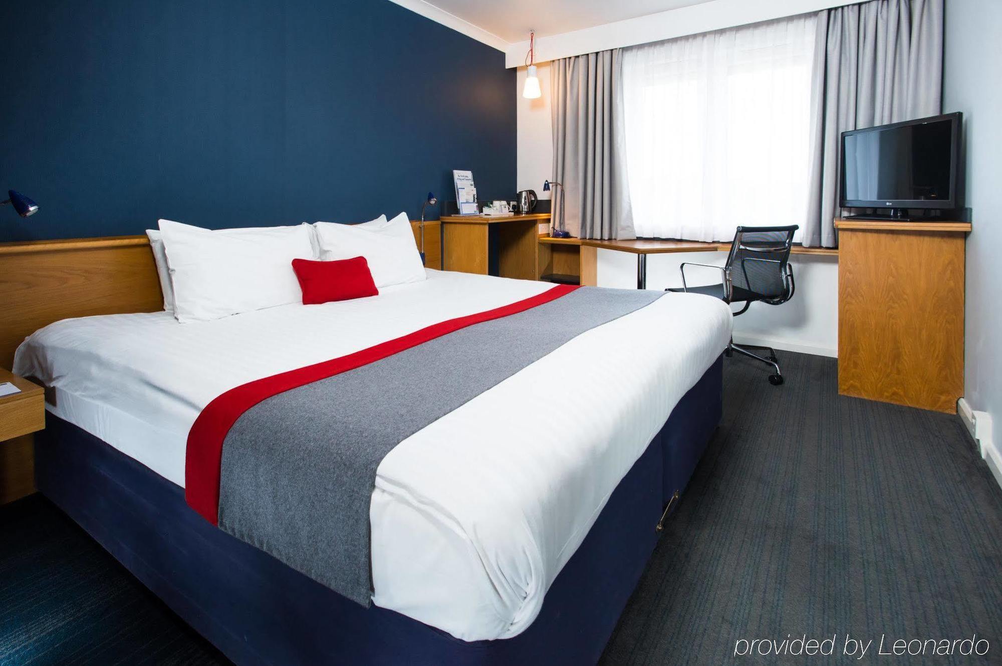 Holiday Inn Express Stirling By Ihg Bagian luar foto