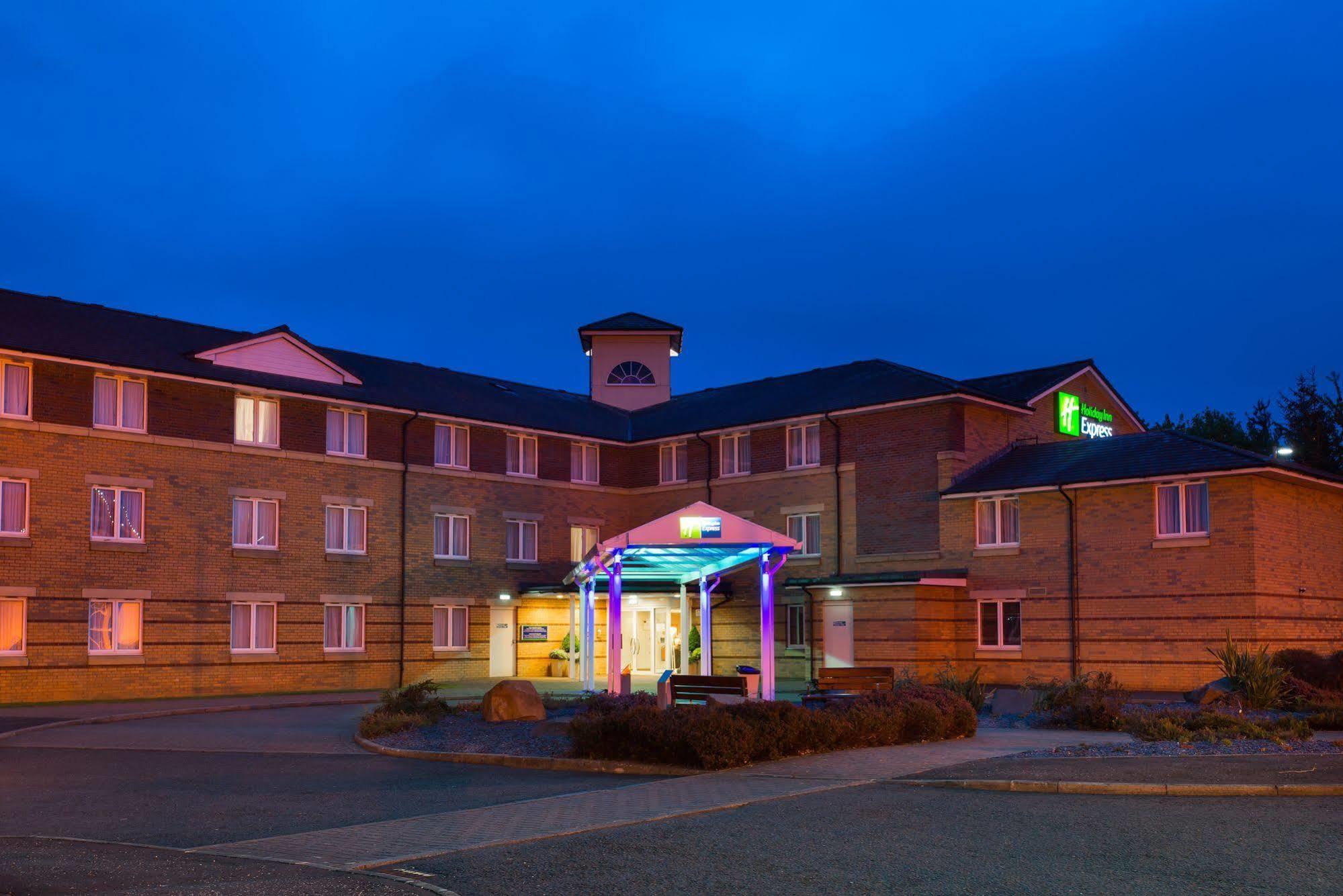 Holiday Inn Express Stirling, An Ihg Hotel Bagian luar foto